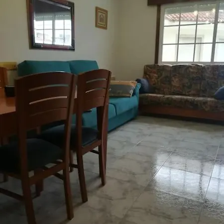 Apartamento En Edificio Nuevo, Con Piscina, Vistas A La Ria Y Al Puerto, Estancia Minima 14 Noches, Perfil Familiar, No Se Admiten Grupos De Jovenes