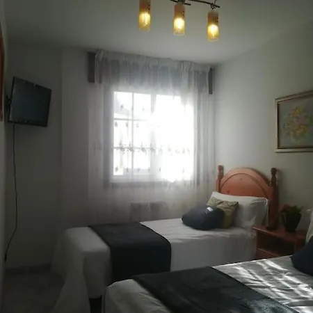 Apartamento En Edificio Nuevo, Con Piscina, Vistas A La Ria Y Al Puerto, Estancia Minima 14 Noches, Perfil Familiar, No Se Admiten Grupos De Jovenes * Sanxenxo